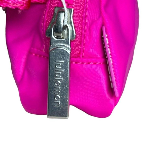 NWT Lululemon Athletica Everywhere Belt Bag 1L Fanny Pack Waist Bag SONIC PINK - Picture 8 of 8
